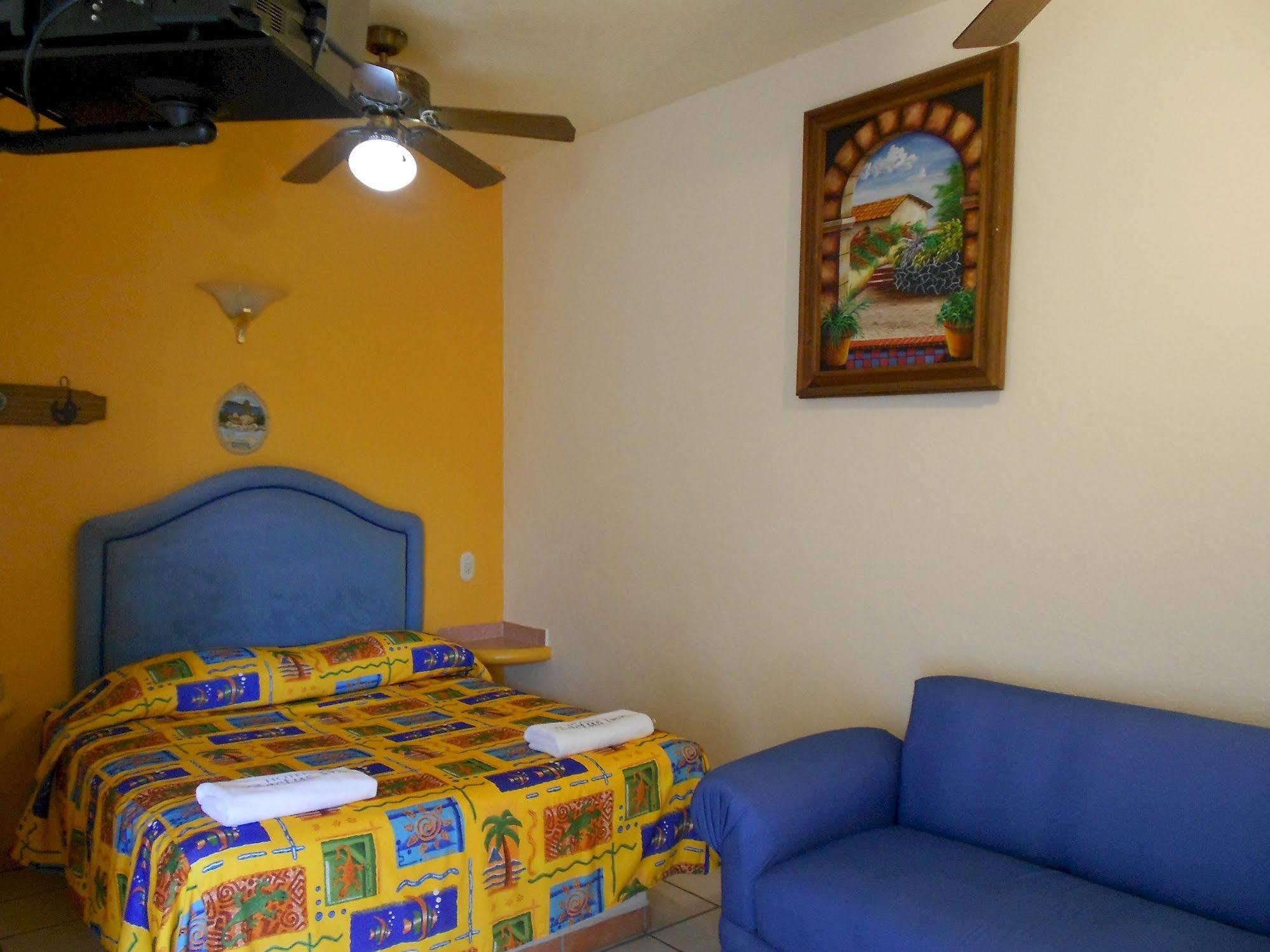 Cactus Inn Bucerias Bagian luar foto